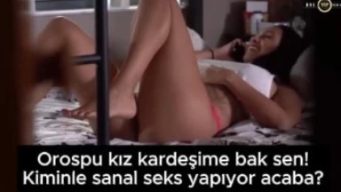 Üvey kız kardeşini mastürbasyon yaparken yakalıyor