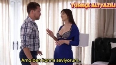 Emlakçı kadın pornosu - Evi alana amcığım hediye!